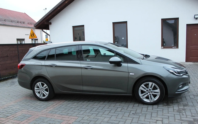Opel Astra cena 32900 przebieg: 221421, rok produkcji 2017 z Olsztyn małe 352